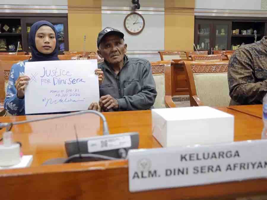 Keluarga Dini Sera Afrianti mendatangi komisi III DPR RI