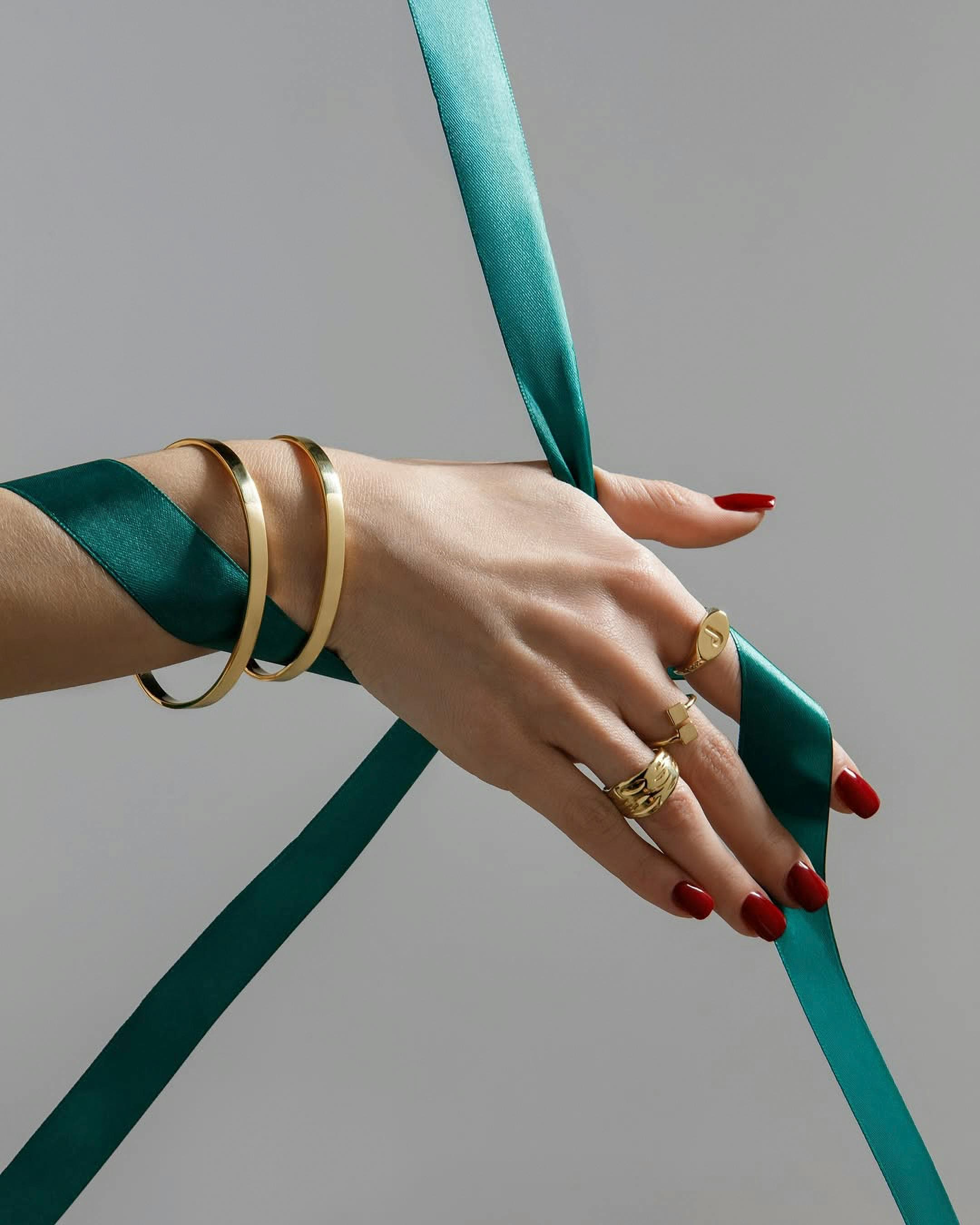 Jelang Tahun Baru 2026, Harga Emas Perhiasan Palembang Anjlok hingga Rp200 Ribu per Suku